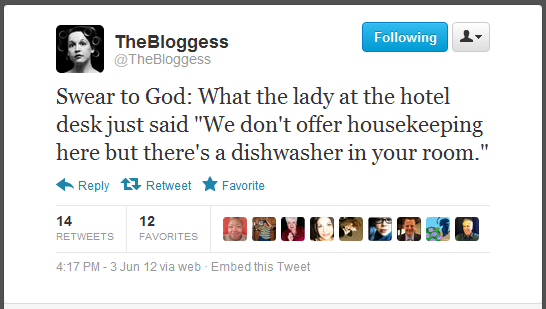 Tweet from @thebloggess on Twitter, live tweeting her dismal hotel experience. #WorstHotelEver